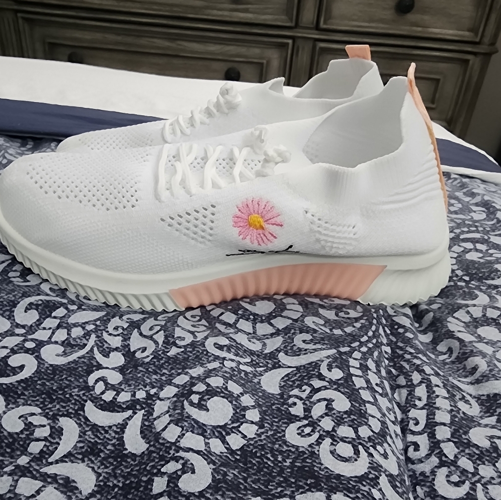 Womens sneakers
